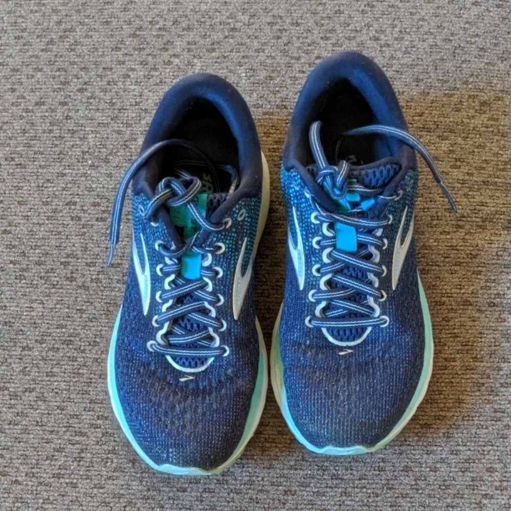 Ghost 12 Brooks shoea